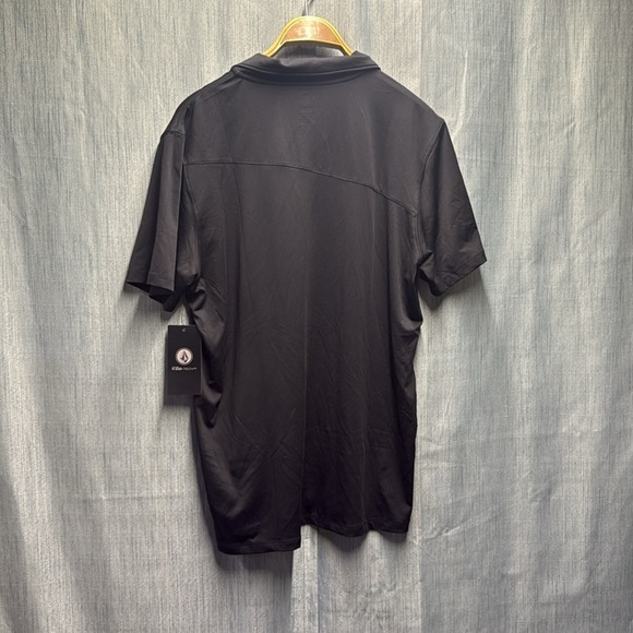 🇺🇸 Volcom Black Men's Polo Shirt NWT size medium - Picture 7 of 10